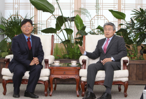 마다가스카르 보건부 대외협력국장 포항시 방문 포항시장에게 감사전해