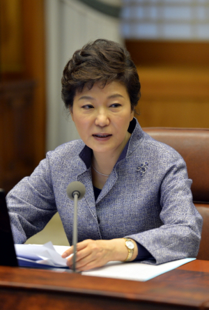 석굴암 찾은 박근혜 대통령 걱정돼서 왔다 불교계에 감사
