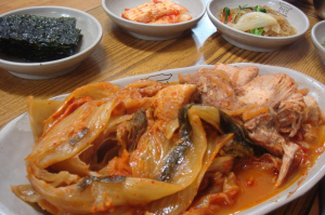 김치와 돼지고기의 환상적 조화, 벌써 군침돈다…‘한옥집’ 