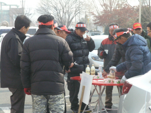 집단민원 집회 관공서 현관서 열어 시민들 큰불편