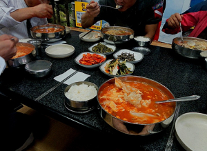 이 겨울 입맛 돋구는 별미 음식 뭐 없을까