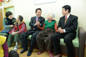 함께하는 세상 아름다운 세상 더불어 사는 세상