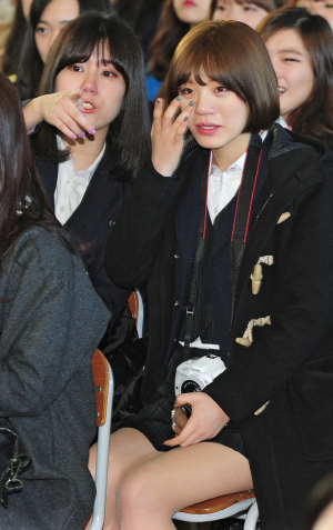 '눈물의 졸업식'