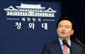 靑·與·野, 방송3사 앵커출신 대변인 전면에 