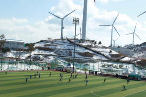 한국중등축구연맹전 열기 겨울 녹인다