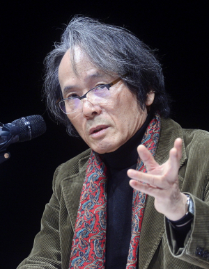 연극계, 김윤철 국립극단 예술감독 반대시위…'평론가' 거부 
