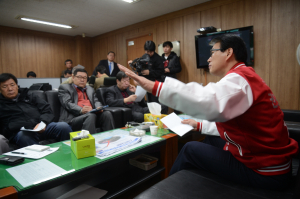 권오을, 경북지사 넘어 혹 대권 꿈꾸나?