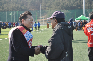 아이들만 바라보며 동해번쩍 서해번쩍