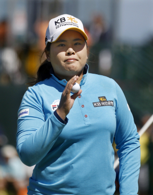 [LPGA]'박인비의 반격' 매뉴라이프 3R 공동 2위 