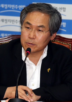 우윤근, 최경환 부동산정책 비판…