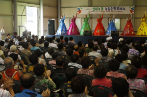 ‘농업인 행복버스, 경주 산내농협서 복지 한마당