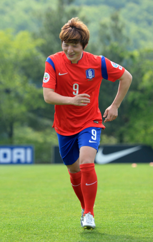 여자 축구 간판 스터 박은선 러시아 행