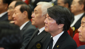 안철수, 세월호법 내홍 속 정중동 행보 