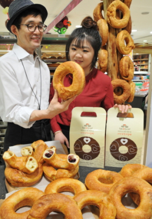 파주 인기 ‘키스링 마늘빵’ 대구에 왔다