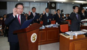 선서하는 우동기대구교육감