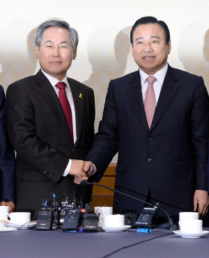 여야 원내대표, 주례회동…세월호3법 이달내 처리 재확인 