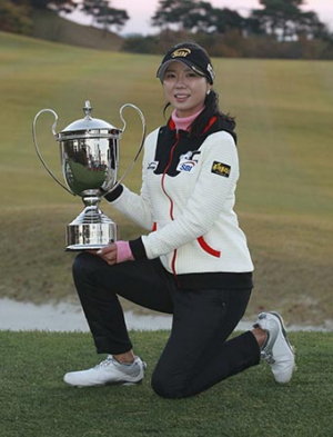 KLPGA 허윤경, 연장 끝