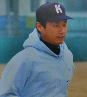 롯데, 김용수 코치와 하루 만에 계약 철회 