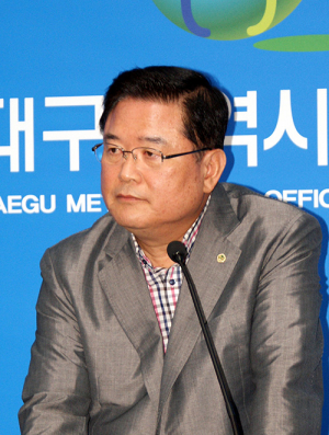 우동기 교육감, 교육행정 짙은 먹구름