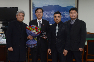 한동수 청송군수, 공로패 수상