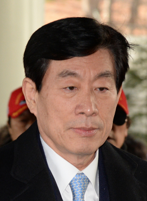 '국정원 댓글사건 원세훈 항소심서 징역 3년 법정 구속 