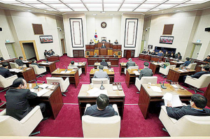 구미시의회, 수도권 규제 완화 중단촉구 결의문 채택