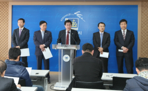 '쓰러진 말 무차별 학대'…경주 꽃마차 말 학대 논란