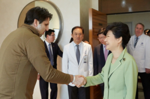 朴대통령, 美대사 병문안…