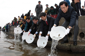 포항·경주 “형산강 연어 우리가 살린다”
