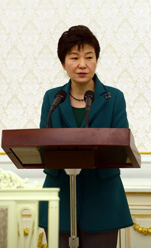 朴대통령 “규제·안전 지방의회 관심가져야”