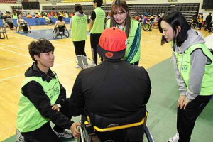 구미대, 척수장애인 체육대회서 자원봉사