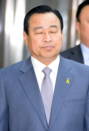 이완구 “나부터 수사받겠다”
