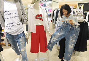 롯데백화점 대구점, 다시 부는 레트로 열풍‘복고가 대세’