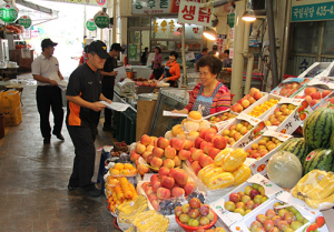 김천 전통시장, 상반기 육란류 상승, 과실류 하락
