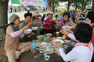 “농업인 여러분 비빔밥 드시고 힘내세요”     