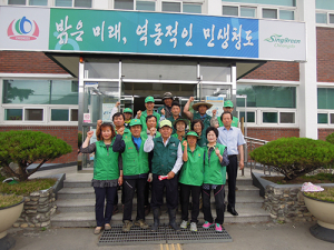 청도 매전면, 행락객 맞이 도로변 풀베기작업 구슬땀