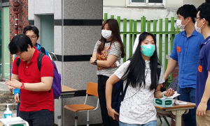 ‘안도 반 긴장 반’… 공무원시험 진행