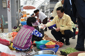 청송, 메르스로 위축된 전통시장 활력 불어넣다