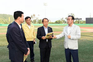최양식 경주시장, KBO 야구대회 현장 점검 