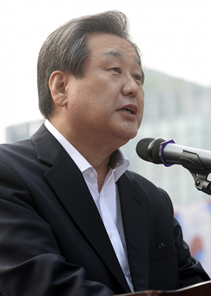 김무성 “청년의무고용법안, 강제할 순 없어”