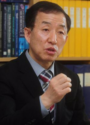 경북대 김사열 교수 “정부는 직선제 약속을 이행하라!”