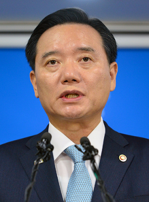 김현웅 법무장관, 부정부패 척결 총력 지시