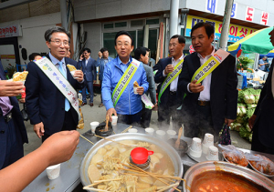 삶의 애환이 깃든 전통시장 살리자는 의견 정당하다