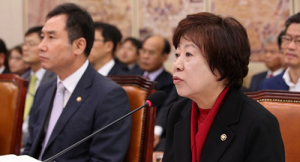 나선화 문화재청장 “궁 개조하는‘궁스테이’안 한다”