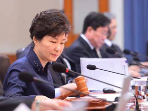 朴대통령 “경제활성화법 통과·FTA 비준 연내 이뤄져야”