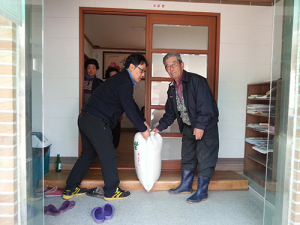 영양군 일월산 황씨부인당 경로당에 사랑의 쌀 전달  