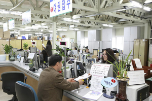 북구청 “여권·국제운전면허증을 한번에”