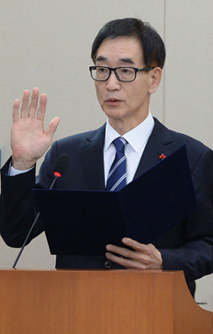 野, 이준식 인사청문회 시작부터‘집중포화’