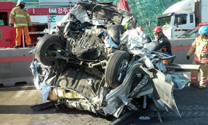경부고속도로 4중 추돌… 4명 사상