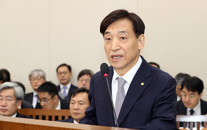 한은 국감, ‘정부 금리압박’·‘부동산 책임’ 공방